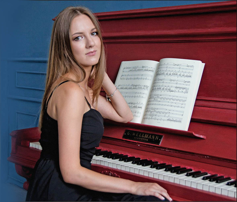 Alekseychik Anastasia (piano)